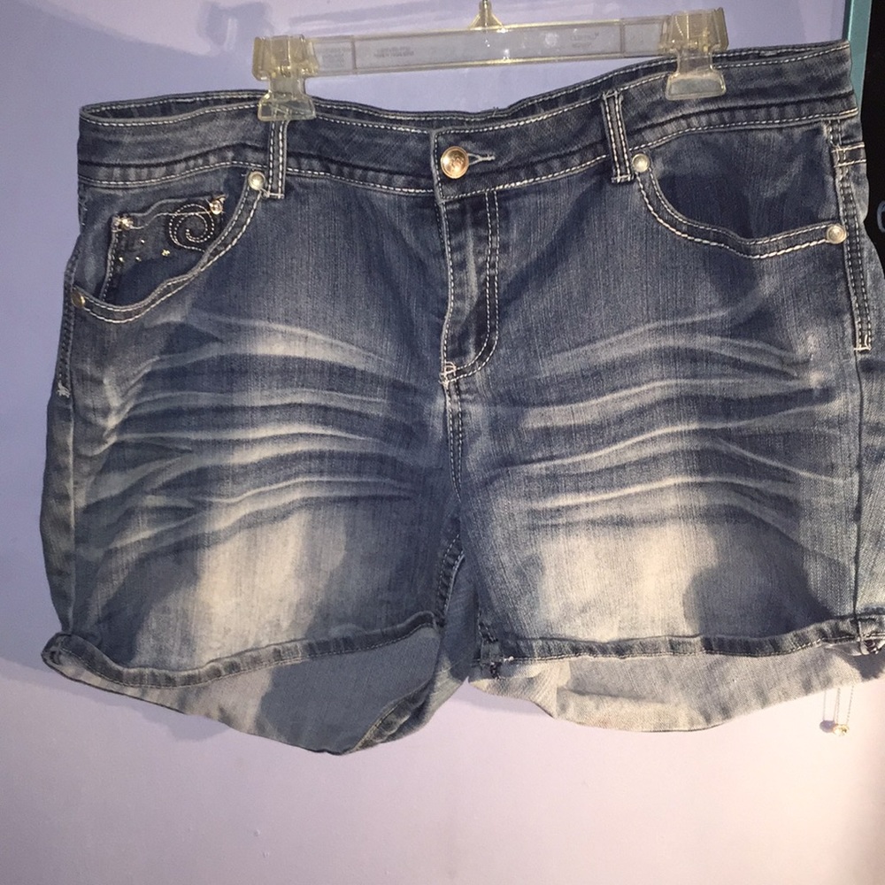 Cute jean shorts